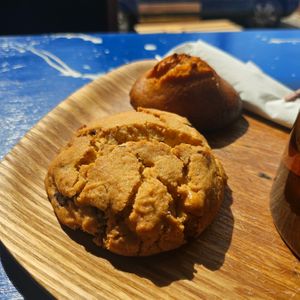 Cookie and Madeleine at My Green Pastry in Porto