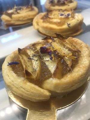 Tarta maça at My Green Pastry in Porto