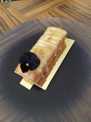 Bolo de flores at My Green Pastry in Porto