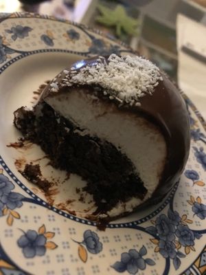 Entremet  at Contribution in Louvain-la-neuve