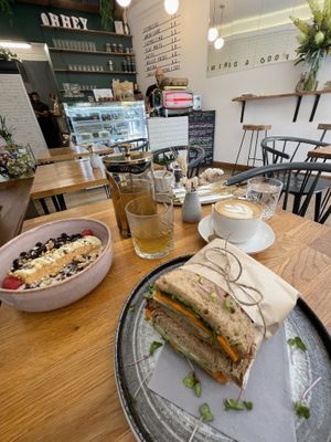 Porridge and vegan choice sandwich  at Zina's Eatery in Vienna