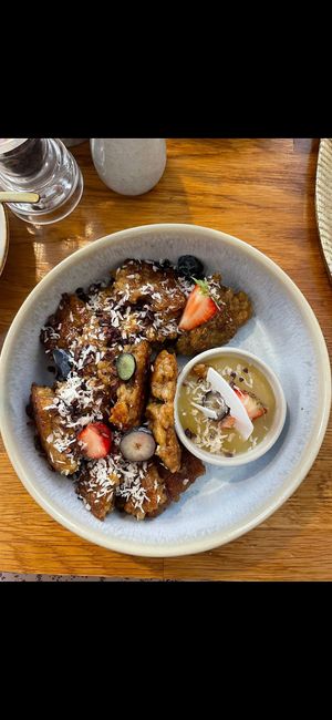  at Zina's Eatery in Vienna