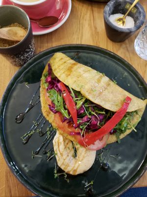 Veganes Omelette at Zina's Eatery in Vienna