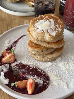 Vegane Pancakes  at Zina's Eatery in Vienna