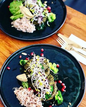 avocado toast at Zina's Eatery in Vienna
