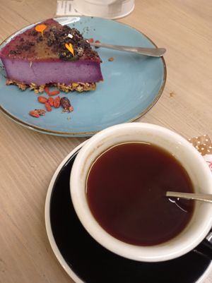 Tarta de queso y americano at Lilo Cafe in Barcelona