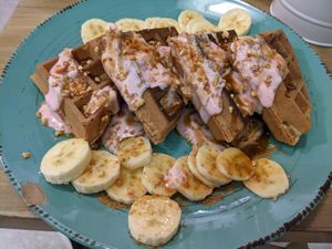 Waffles pink caramel at Lilo Cafe in Barcelona