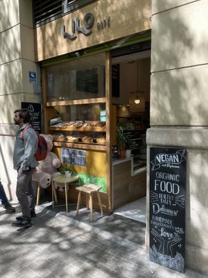 Entrance  at Lilo Cafe in Barcelona