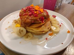 Pancakes de crema de cacahuete - peanut Butter at Lilo Cafe in Barcelona