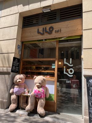 Entrance  at Lilo Cafe in Barcelona