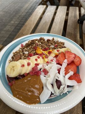 Acaíbowl 🫐  at Lilo Cafe in Barcelona