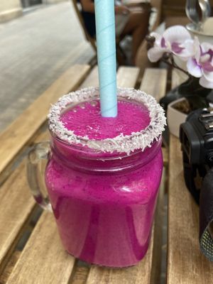 Pitaya smoothie 🥤  at Lilo Cafe in Barcelona