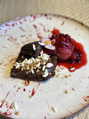 Vegan brownie with strawberry sorbet at Gavino Restaurante Bar in Funchal