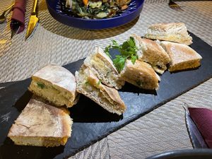 Bolo de Caco with vegan garlic butter at Gavino Restaurante Bar in Funchal