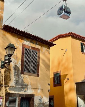Antes do jantar, um belo passeio pela nossa Zona velha do Funchal. 💛 #gavinorestaurante #gavinorestaurantebar #funchaloldtown #funchalmadeira #madeiraisland at Gavino Restaurante Bar in Funchal