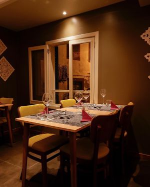 Hoje, jantar especial para o Dia das Mulheres. Estamos de portas abertas! 💛 #gavinorestaurantebar #gavinorestaurante #funchaloldtown #dinneratfunchal #funchalmadeira #funchalres at Gavino Restaurante Bar in Funchal