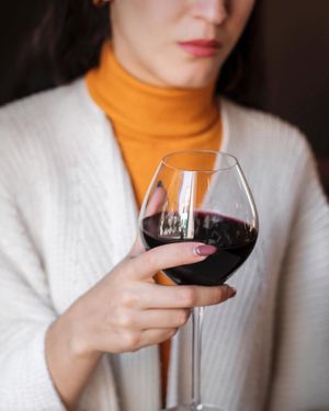 A combinação perfeita para  iniciar o jantar 💛#gavinorestaurantebar #gavinorestaurante #funchalrestaurants #madeiraisland #ilhadamadeira #funchaloldtown #redwine  at Gavino Restaurante Bar in Funchal