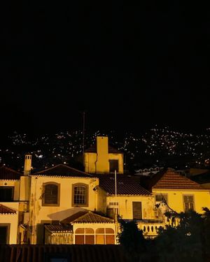 O encanto de uma noite pela Zona Velha do funchal. ✨ 
#gavinorestaurantebar #gavinorestaurante #funchaloldtown #madeiraisland #funchalmadeira #funchalrestaurants at Gavino Restaurante Bar in Funchal