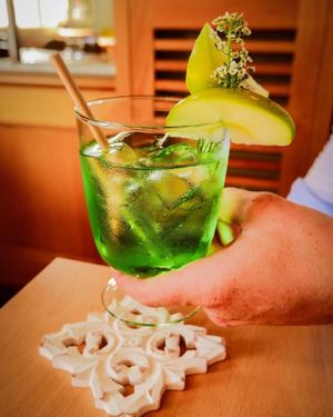 Antes do jantar, um cocktail com as combinações perfeitas Made By You! 🥰💛
#gavinorestaurantebar #gavinorestaurante #cocktails #madeiraisland #funchalrestaurants #funchalol at Gavino Restaurante Bar in Funchal