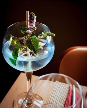 Hora de se refrescar com um bom Gin! Esperamos por si. 🥰 #gavinorestaurantebar #gavino #cocktails #funchaloldtown #madeiraisland #zonavelha #ilhadamadeira #drink at Gavino Restaurante Bar in Funchal