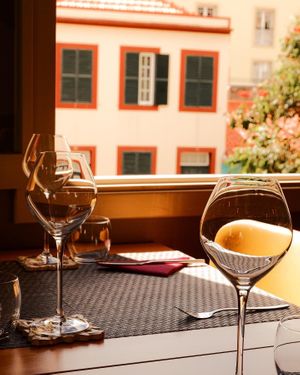 Quando os dias são mais longos… o sol invade a Zona Velha. Esperamos por si! #gavinorestaurantebar #gavinorestaurante #funchaloldtown #madeiraisland #funchalrestaurants #ilhadam at Gavino Restaurante Bar in Funchal