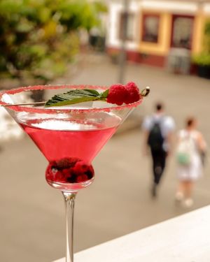 Um brinde ao fim-de-semana !
.
.
.
#gavinorestaurantebar #gavinorestaurante #cocktails #funchaloldtown #ilhadamadeira #madeiraisland  at Gavino Restaurante Bar in Funchal