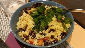 Orientalischer Couscous mit Rosinen und Paprika at Gavino Restaurante Bar in Funchal