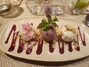 Verschiedenes Eis at Gavino Restaurante Bar in Funchal