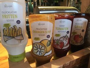 Leckere vegane Saucen  at Hans im Glück in Trier