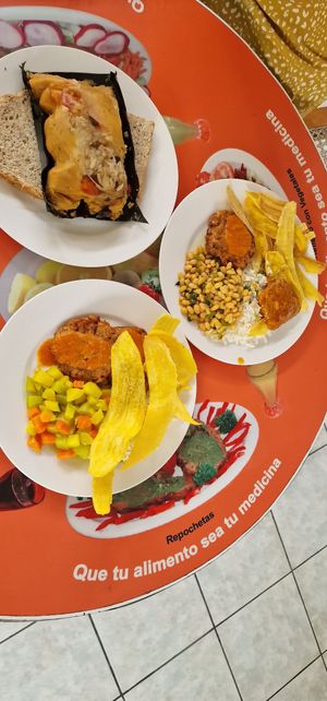 Mixed plates for lunch at Ananda in Managua