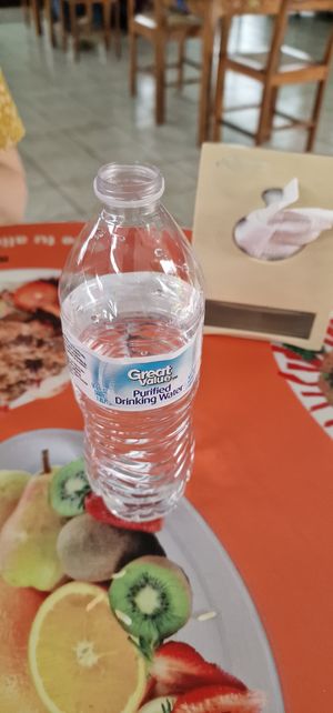 Sucky water at Ananda in Managua