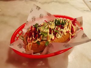 Vegan hotdog for 10 bucks at Las Fritas - BUS Unlimited Solutions in Zwaag