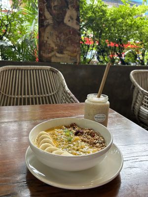 Vegan smoothiebowl + smoothie  at Backyard Cafe - Street 240 in Phnom Penh
