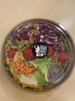 Salad with wanuts at R&B in Ljubljana