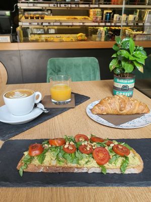 London avo on toasted dark bread, cherry tomatoes, spinach, pine nuts and salt from Piran at R&B in Ljubljana