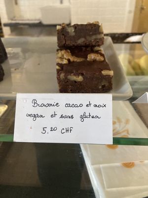 Vegan desserts at L'Echo in Lausanne