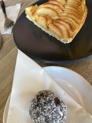 Vegan date ball and apple tart at L'Echo in Lausanne
