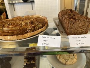 Vegan desserts at L'Echo in Lausanne