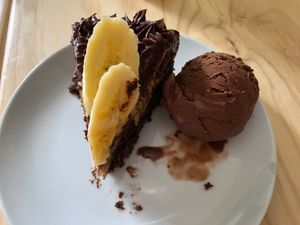Torta de chocolate y banano con helado / Chocolate and banana cake with ice cream at Herbívoro- Chapinero in Bogota