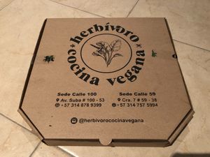 Pizza para llevar / Take out Pizza at Herbívoro- Chapinero in Bogota