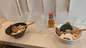 Les œufs sont en suppléments at Ramen Ya in Rennes