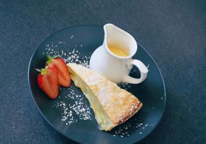 Apple Pie & custard at Daisy's  in Torquay