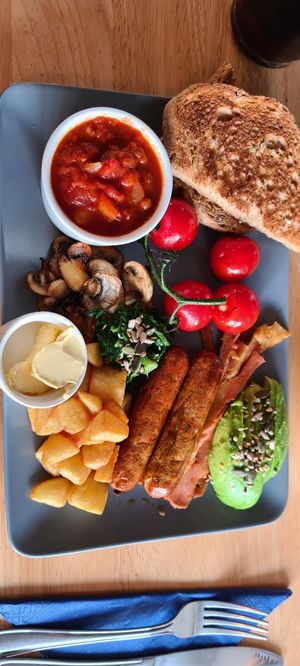 Vegan Big Breakfast at Daisy's  in Torquay
