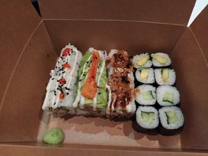 Deluxe Menü at Very Very Veggie Vegan Sushi in Hamburg