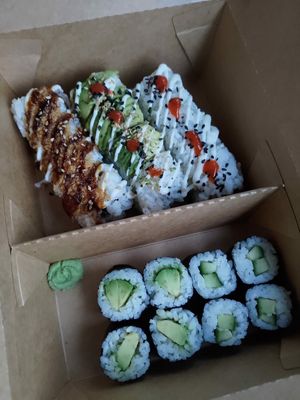 Deluxe menü at Very Very Veggie Vegan Sushi in Hamburg