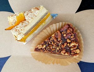 Sweet Pumpkin Tarte & Walnut Pie - as take out at Cafe Turtle 카페 거북이 in Seoul