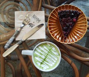 Raspberry Pie and Matcha Latte at Cafe Turtle 카페 거북이 in Seoul