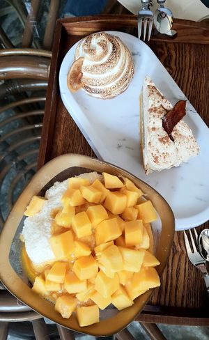 Mango Bingsu at Cafe Turtle 카페 거북이 in Seoul
