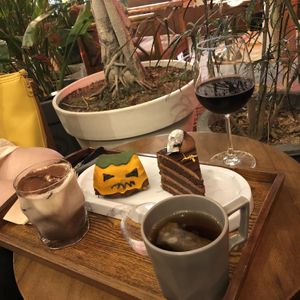 Cakes at Cafe Turtle 카페 거북이 in Seoul