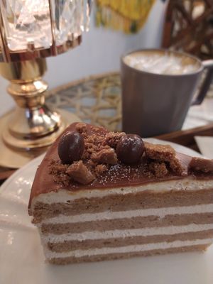 Salted caramel cake at Cafe Turtle 카페 거북이 in Seoul